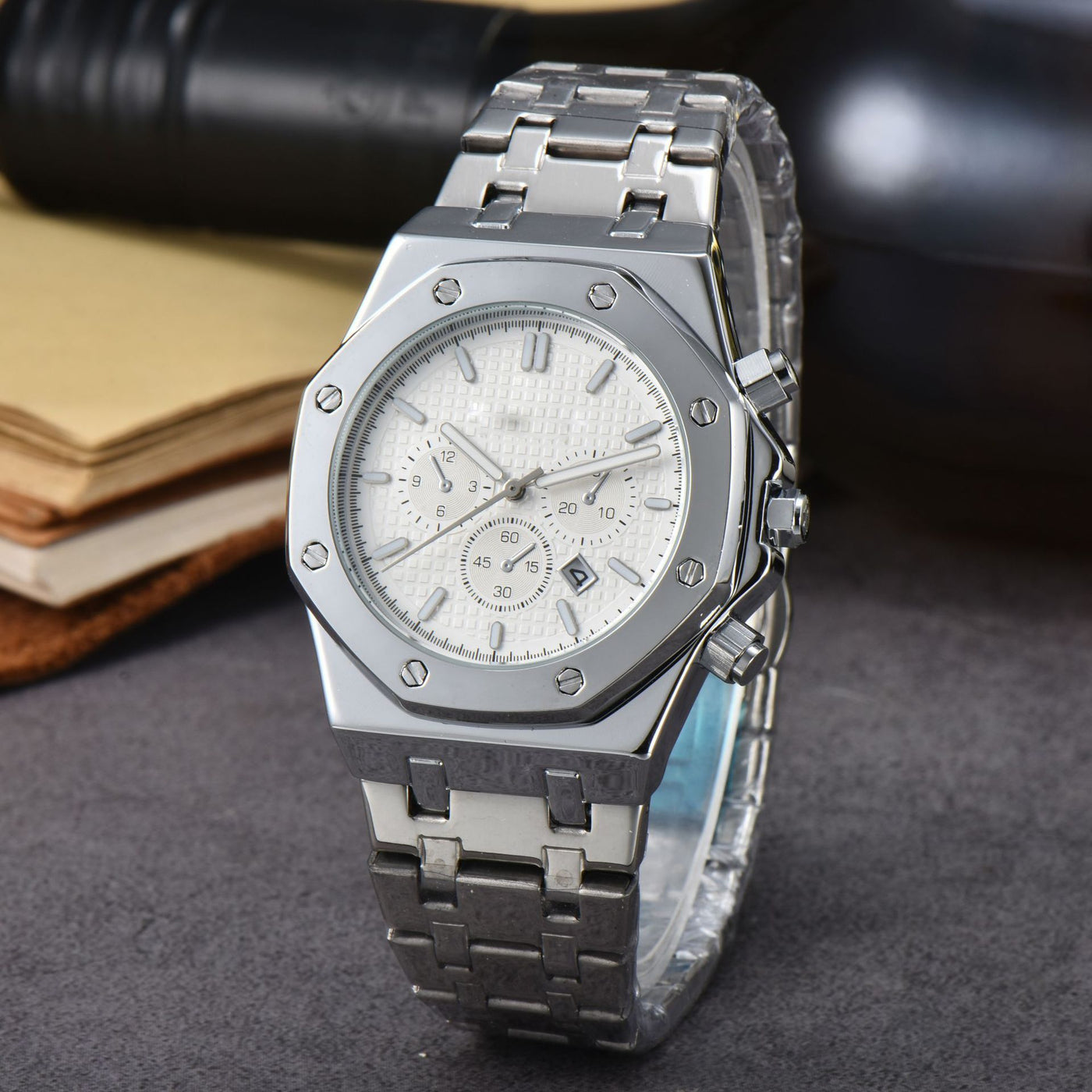 Men’s Stainless Steel Quartz Calendar Watch