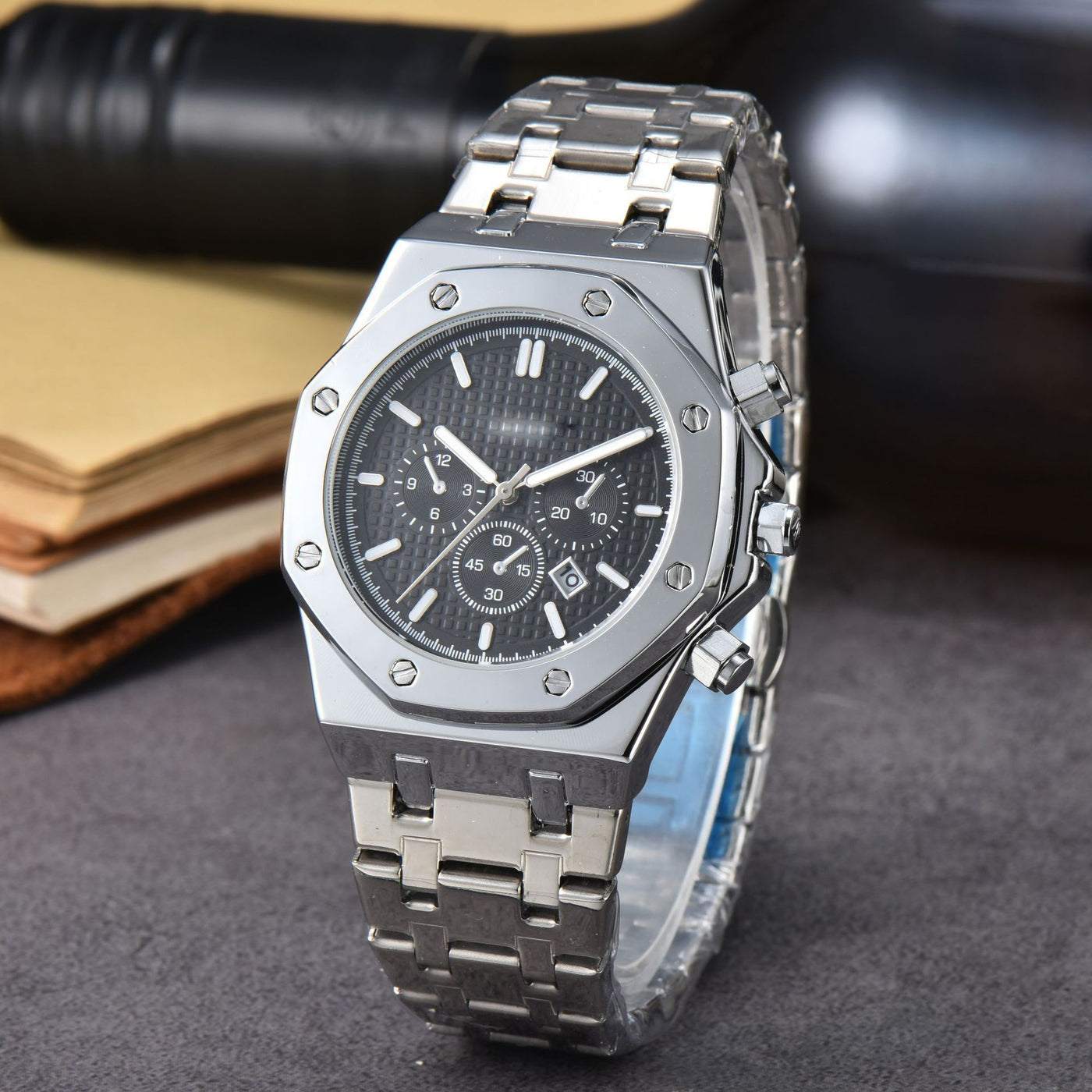 Men’s Stainless Steel Quartz Calendar Watch