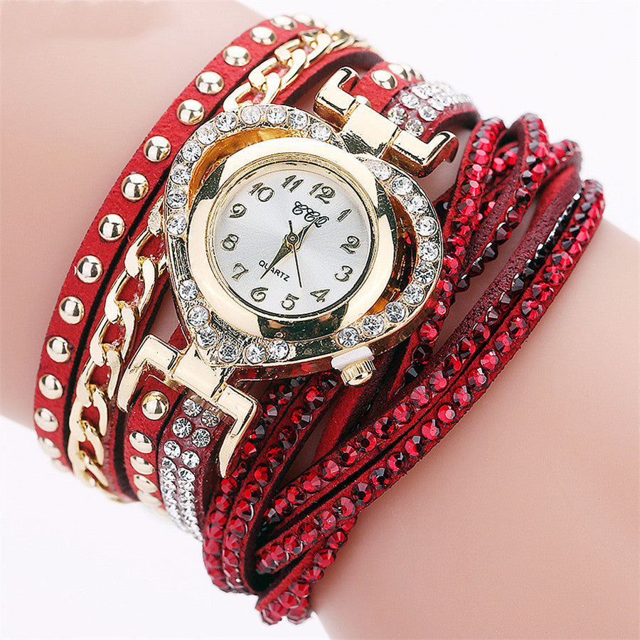 Montre-bracelet pour femme avec cadran rond en diamants Love