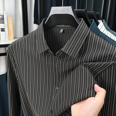 Spring And Autumn New Vertical Striped Shirt Men