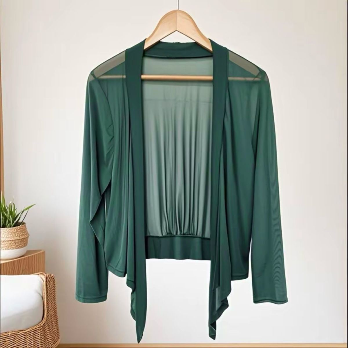 Petit châle extérieur assorti manteau court d'âge moyen et personnes âgées grande taille mince