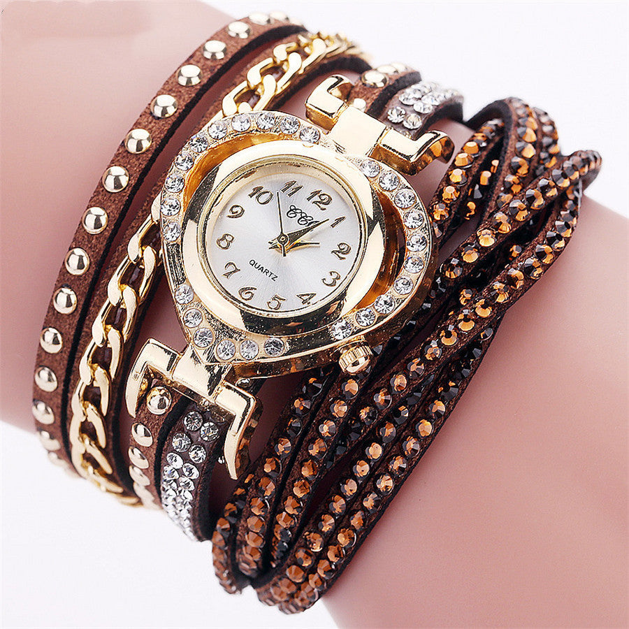 Montre-bracelet pour femme avec cadran rond en diamants Love